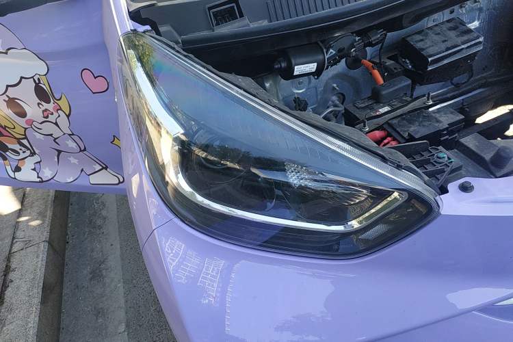 Used Chery Little Ant 2022 Revised Version 2 Sweet Pink Edition Full-Sugar Version Lithium Iron Phosphate 30.7 kWh 30 kW 301 km Right Front Headlight