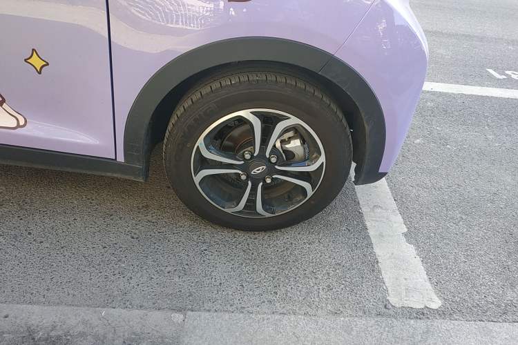 Used Chery Little Ant 2022 Revised Version 2 Sweet Pink Edition Full-Sugar Version Lithium Iron Phosphate 30.7 kWh 30 kW 301 km Right Front Wheel Hub