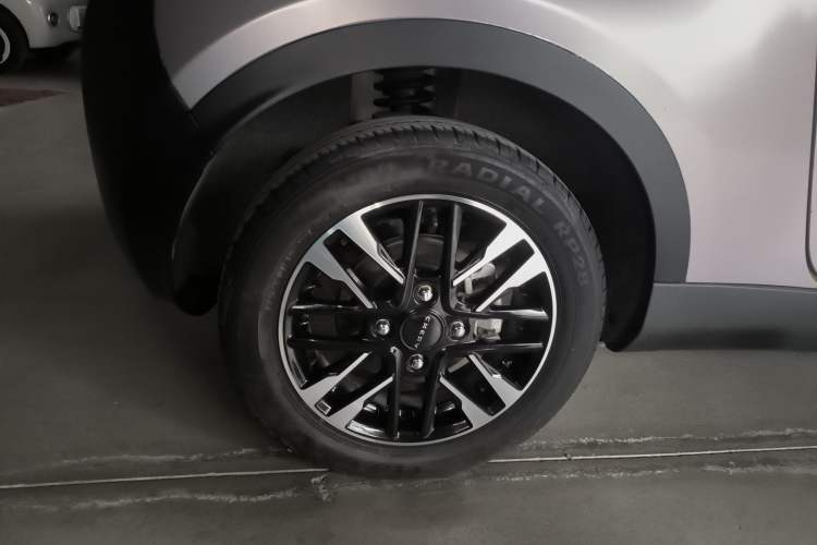 Used Chery Little Ant 2022 Restyled Version Sweet Pink Edition Half-Sugar Version 30.6 kWh 30 kW 301 km Right Rear Wheel Hub