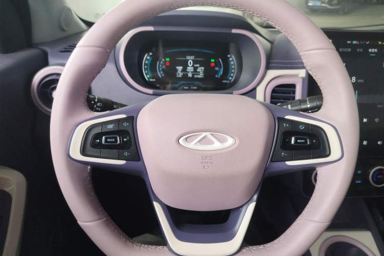 Used Chery Little Ant 2022 Sweet Pink Edition Half-Sugar Version Lithium Iron Phosphate 30 kW 301 km Steering Wheel