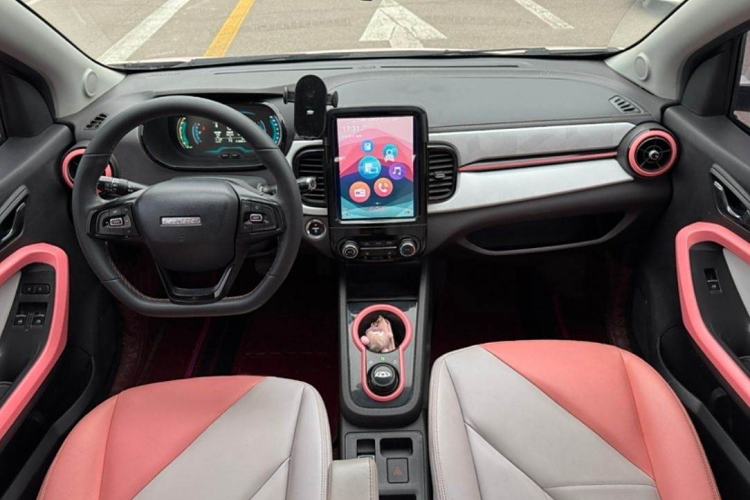 Used Chery Little Ant 2022 Sweet Pink Edition Half-Sugar Version Lithium Iron Phosphate 30 kW 301 km Audio And AC Panel