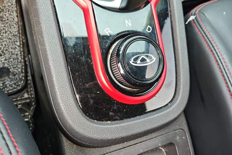 Used Chery Little Ant 2022 Sweet Pink Edition Half-Sugar Version Lithium Iron Phosphate 30 kW 301 km Gear Lever