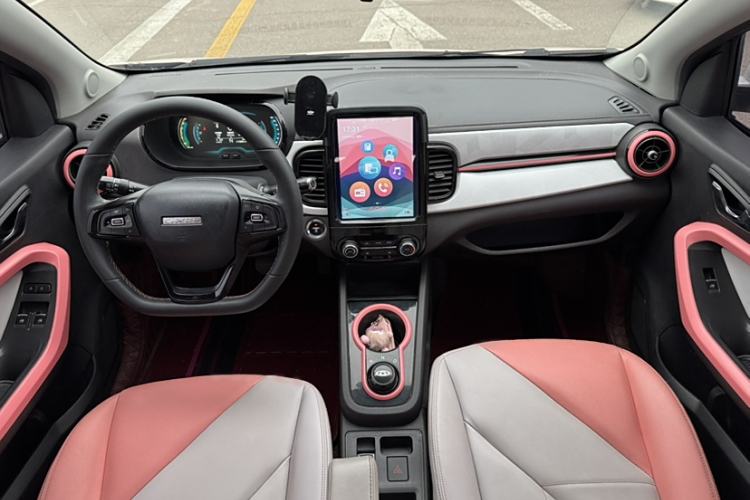 Used Chery Little Ant 2022 Sweet Pink Edition Half-Sugar Version Lithium Iron Phosphate 30 kW 301 km Interior 1