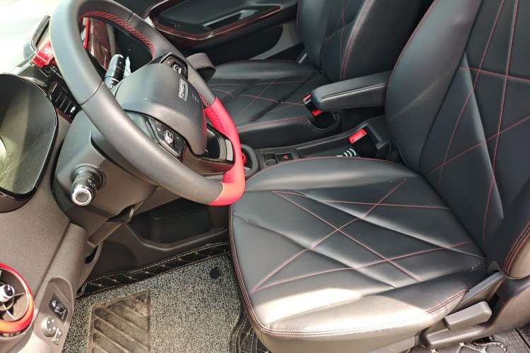 Used Chery Little Ant 2022 Sweet Pink Edition Half-Sugar Version Lithium Iron Phosphate 30 kW 301 km Left Front Seat