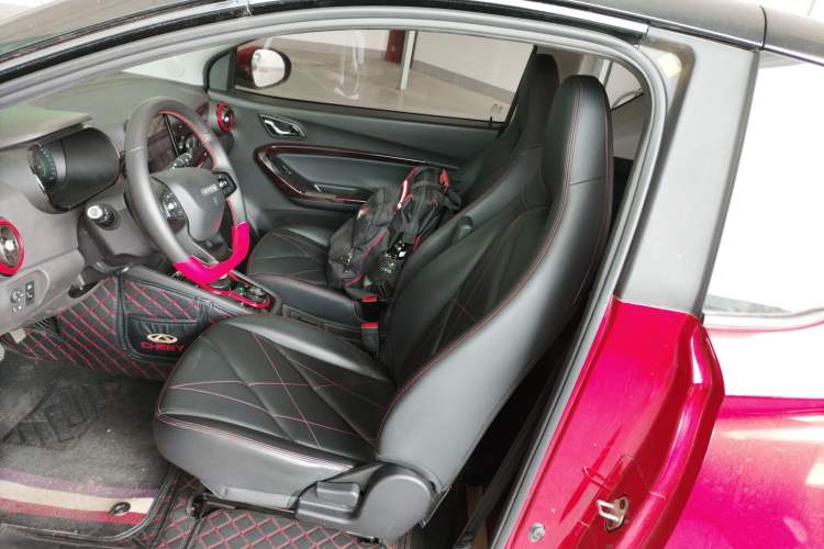 Used Chery Little Ant 2022 Sweet Pink Edition Half-Sugar Version Lithium Iron Phosphate 30 kW 301 km Left Front Seat