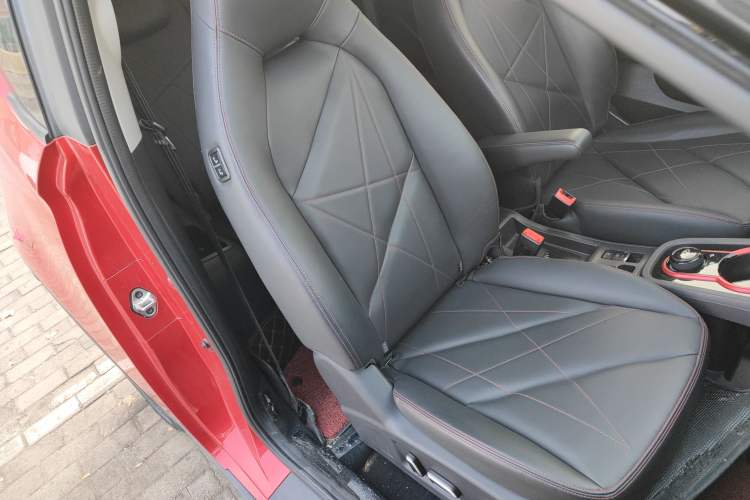 Used Chery Little Ant 2022 Sweet Pink Edition Half-Sugar Version 3-Cell Lithium 30kW 301km Right Front Seat