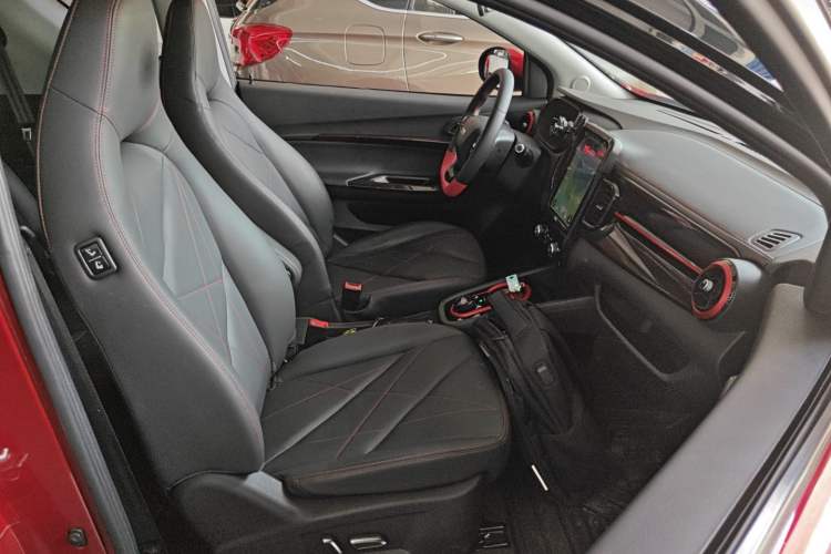 Used Chery Little Ant 2022 Sweet Pink Edition Full-Sugar Version Lithium Iron Phosphate 30 kW 301 km Right Front Seat