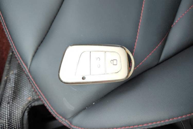 Used Chery Little Ant 2022 Sweet Pink Edition Half-Sugar Version 3-Cell Lithium 30kW 301km Vehicle Key
