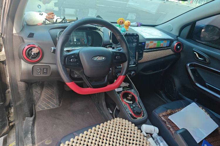 Used Chery Little Ant 2022 Revised Version Sweet Pink Edition Half-Sugar Version Lithium Iron Phosphate 30.7 kWh 30 kW 301 km Center Console