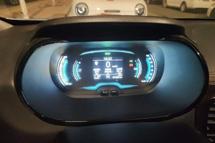 Used Chery Little Ant 2022 Sweet Pink Edition Half-Sugar Version Lithium Iron Phosphate 29.2 kWh 30 kW 301 km Instrument Cluster