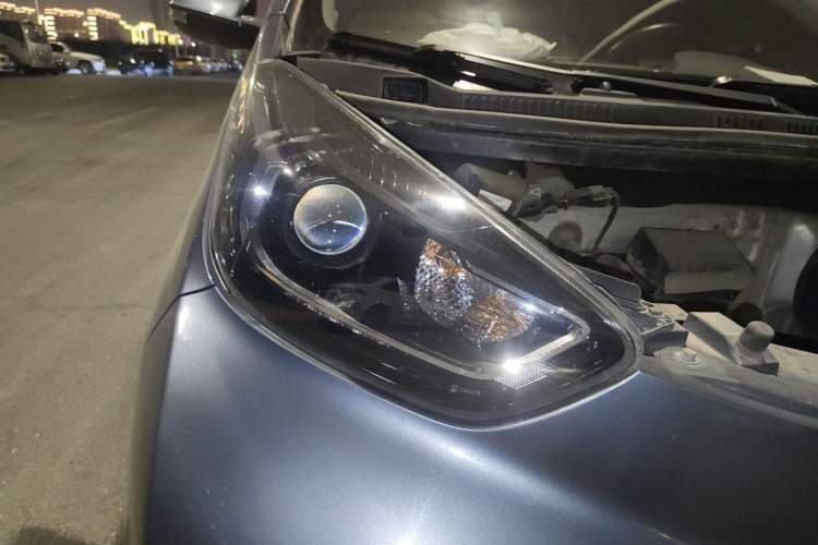 Used Chery Little Ant 2022 Sweet Pink Edition Half-Sugar Version Lithium Iron Phosphate 29.2 kWh 30 kW 301 km Right Front Headlight