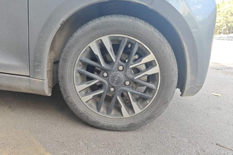 Used Chery Little Ant 2022 Revised Version Sweet Pink Edition Half-Sugar Version Lithium Iron Phosphate 30.7 kWh 30 kW 301 km Right Front Wheel Hub