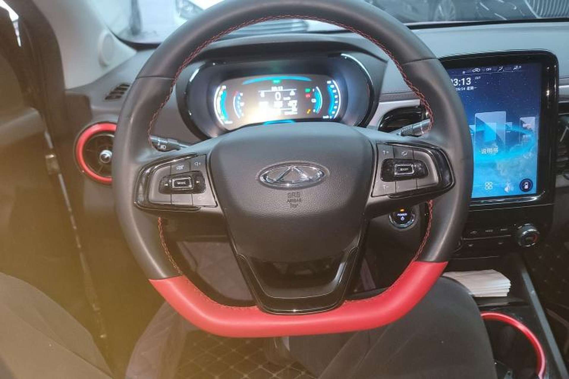 Used Chery Little Ant 2022 Sweet Pink Edition Half-Sugar Version Lithium Iron Phosphate 29.2 kWh 30 kW 301 km Steering Wheel
