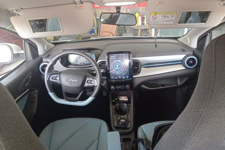 Used Chery Little Ant 2022 Restyled Version Sweet Pink Edition Half-Sugar Version 28.8 kWh 30 kW 301 km Center Console