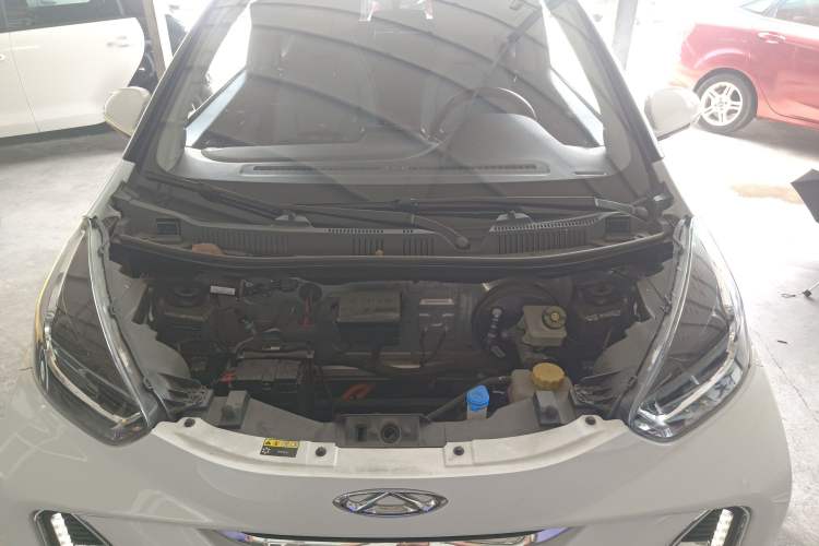 Used Chery Little Ant 2022 Restyled Version Sweet Pink Edition Half-Sugar Version 28.8 kWh 30 kW 301 km Engine Bay
