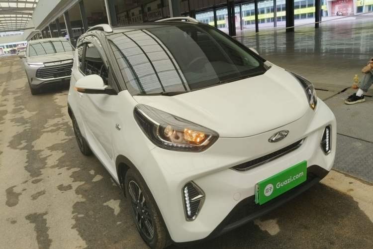 Used Chery Little Ant 2022 Updated Version Sweet Pink Edition Full-Sugar Version 30.6 kWh 30 kW 301 km Front Right 45 Deg