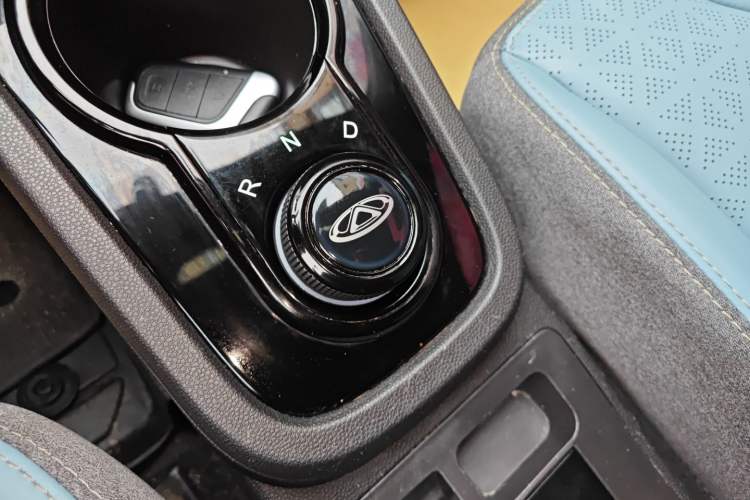 Used Chery Little Ant 2022 Restyled Version Sweet Pink Edition Half-Sugar Version 30.6 kWh 30 kW 301 km Gear Lever