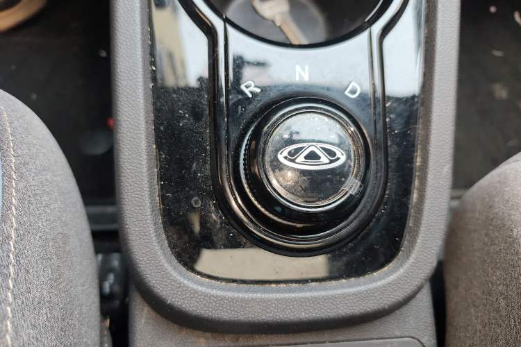 Used Chery Little Ant 2022 Updated Version Sweet Pink Edition Full-Sugar Version 30.6 kWh 30 kW 301 km Gear Lever