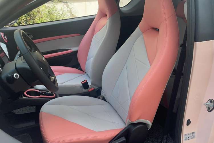 Used Chery Little Ant 2022 Restyled Version Sweet Pink Edition Half-Sugar Version 30.6 kWh 30 kW 301 km Interior 1