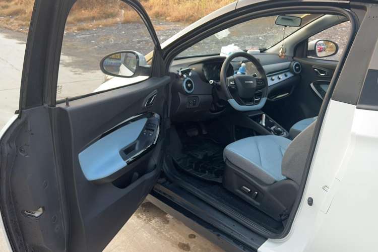 Used Chery Little Ant 2022 Updated Version Sweet Pink Edition Full Sugar Version Lithium Iron Phosphate 30.7 kWh 30 kW 301 km Interior 2