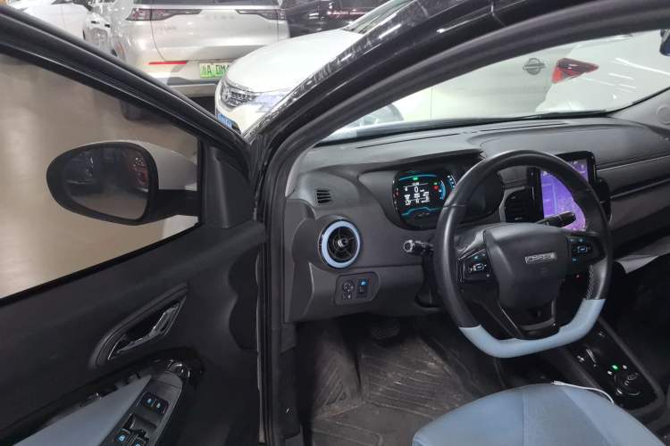 Used Chery Little Ant 2022 Sweet Pink Edition Full-Sugar Version Lithium Iron Phosphate 30 kW 301 km Interior 3