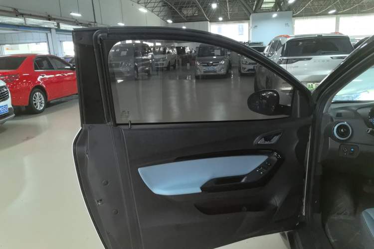 Used Chery Little Ant 2022 Sweet Pink Edition Full-Sugar Version Lithium Iron Phosphate 30 kW 301 km Interior 7