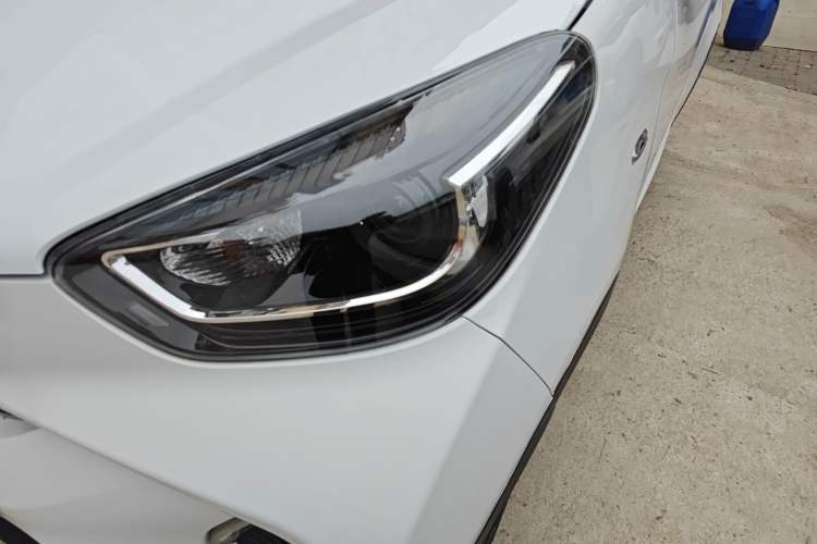 Used Chery Little Ant 2022 Restyled Version Sweet Pink Edition Half-Sugar Version 30.6 kWh 30 kW 301 km Left Front Headlight