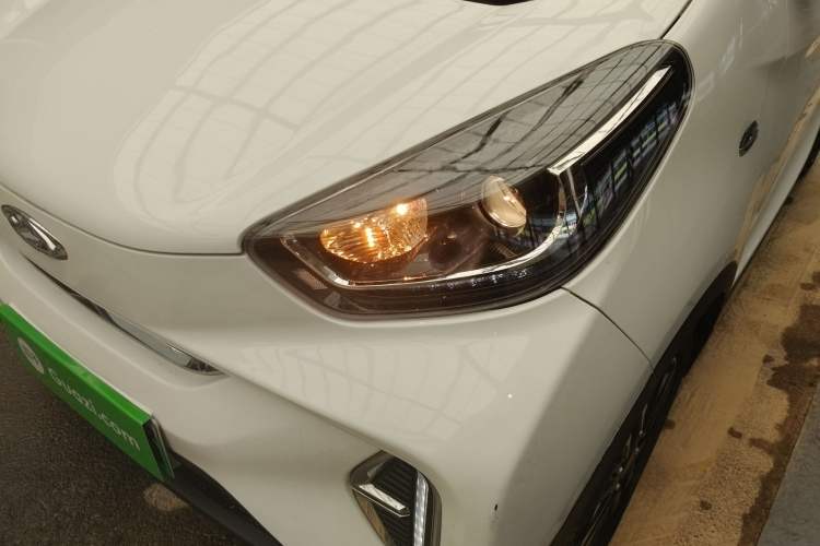 Used Chery Little Ant 2022 Updated Version Sweet Pink Edition Full-Sugar Version 30.6 kWh 30 kW 301 km Left Front Headlight