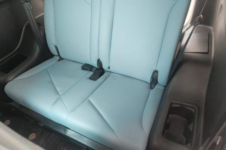 Used Chery Little Ant 2022 Sweet Pink Edition Half-Sugar Version 3-Cell Lithium 30kW 408km Left Rear Seat