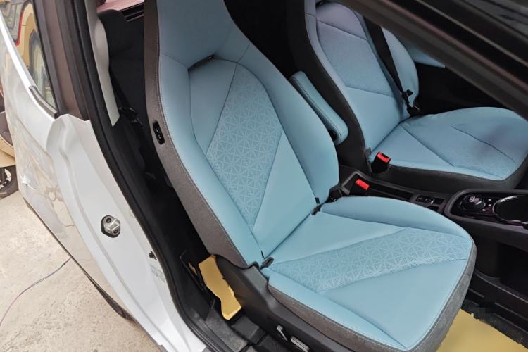 Used Chery Little Ant 2022 Restyled Version Sweet Pink Edition Half-Sugar Version 30.6 kWh 30 kW 301 km Right Front Seat