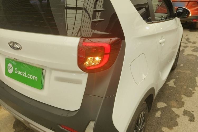 Used Chery Little Ant 2022 Updated Version Sweet Pink Edition Full-Sugar Version 30.6 kWh 30 kW 301 km Right Rear Taillight