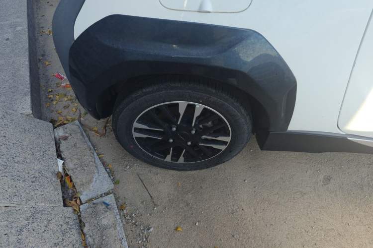 Used Chery Little Ant 2022 Sweet Pink Edition Full-Sugar Version 3-Cell Lithium 30kW 301km Right Rear Wheel Hub