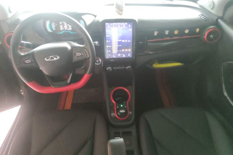 Used Chery Little Ant 2022 Sweet Pink Edition Half-Sugar Version 3-Cell Lithium 30kW 301km Center Console