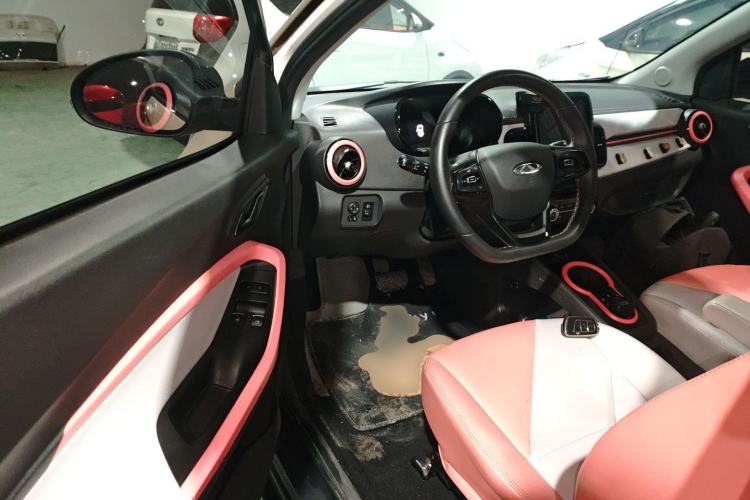 Used Chery Little Ant 2022 Revised Version Sweet Pink Edition Half-Sugar Version Lithium Iron Phosphate 30.7 kWh 30 kW 301 km Driver Seat