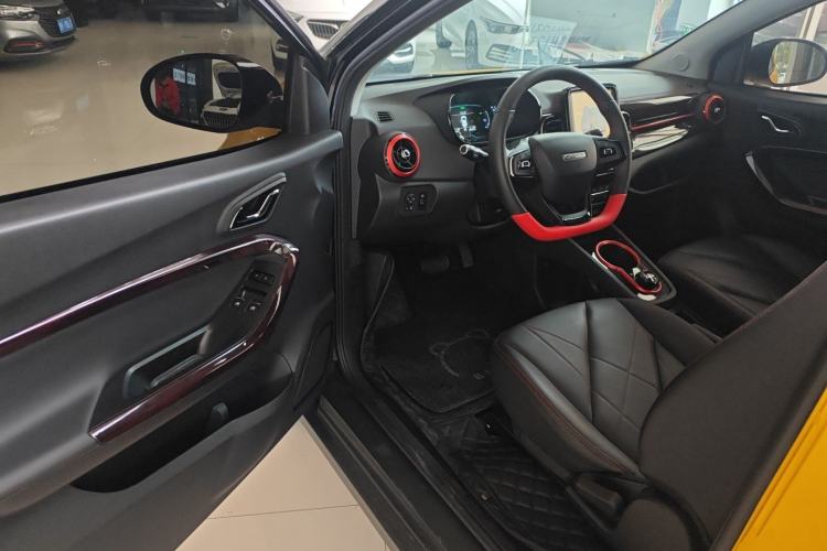 Used Chery Little Ant 2022 Revised Version Sweet Pink Edition Low-Sugar Version 30.6 kWh 30 kW 301 km Driver Seat