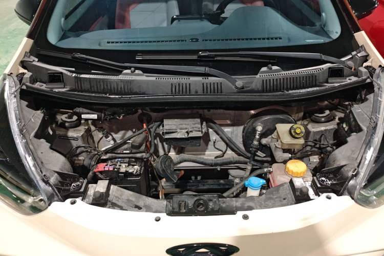 Used Chery Little Ant 2022 Revised Version Sweet Pink Edition Half-Sugar Version Lithium Iron Phosphate 30.7 kWh 30 kW 301 km Engine Bay