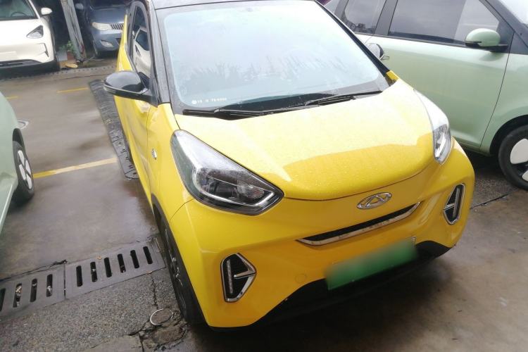 Used Chery Little Ant 2022 Revised Version Sweet Pink Edition Half-Sugar Version Lithium Iron Phosphate 30.7 kWh 30 kW 301 km Front Right 45 Deg