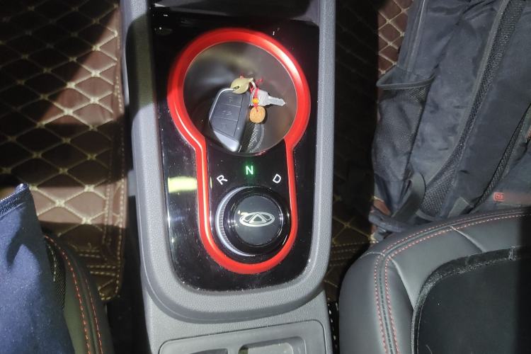 Used Chery Little Ant 2022 Revised Version Sweet Pink Edition Half-Sugar Version Lithium Iron Phosphate 30.7 kWh 30 kW 301 km Gear Lever