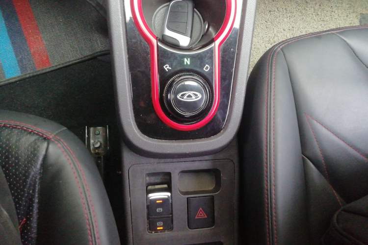 Used Chery Little Ant 2022 Revised Version Sweet Pink Edition Half-Sugar Version Lithium Iron Phosphate 30.7 kWh 30 kW 301 km Gear Lever