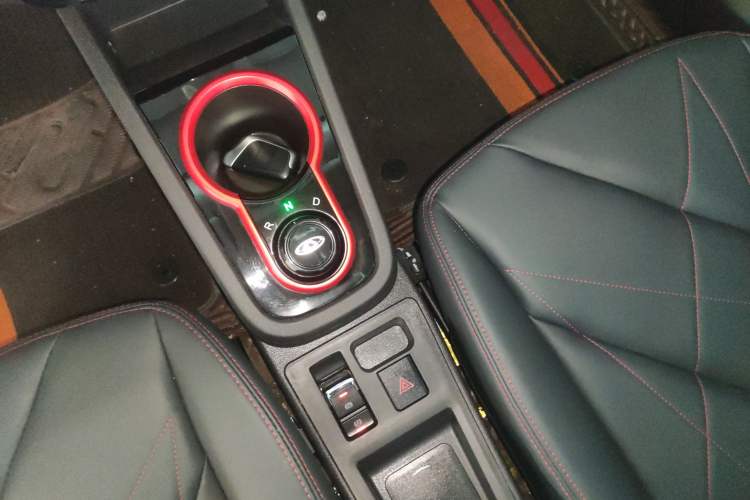Used Chery Little Ant 2022 Sweet Pink Edition Half-Sugar Version 3-Cell Lithium 30kW 301km Gear Lever