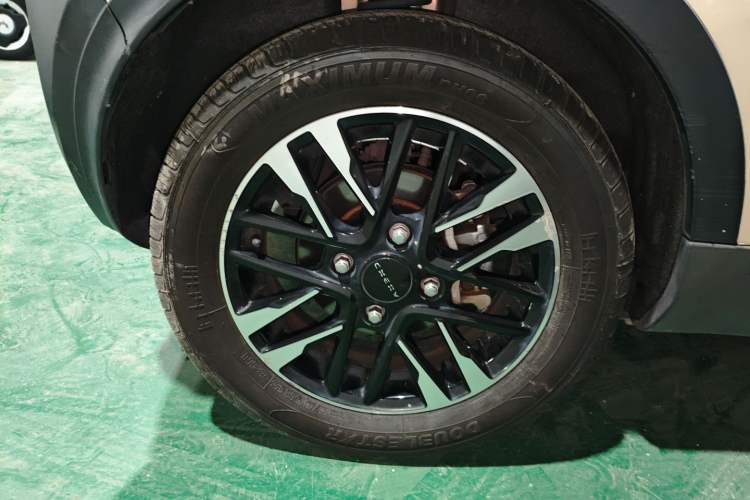 Used Chery Little Ant 2022 Revised Version Sweet Pink Edition Half-Sugar Version Lithium Iron Phosphate 30.7 kWh 30 kW 301 km Right Rear Wheel Hub