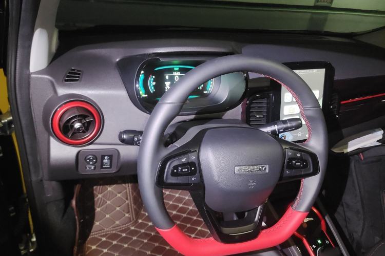 Used Chery Little Ant 2022 Revised Version Sweet Pink Edition Half-Sugar Version Lithium Iron Phosphate 30.7 kWh 30 kW 301 km Steering Wheel