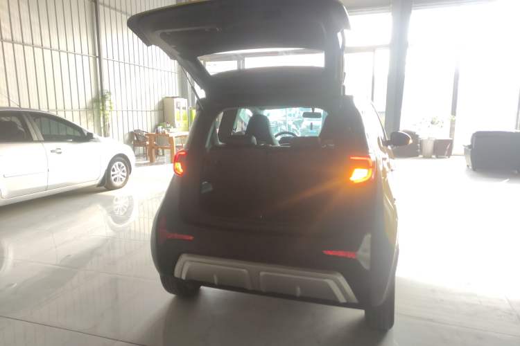 Used Chery Little Ant 2022 Sweet Pink Edition Half-Sugar Version 3-Cell Lithium 30kW 301km Trunk