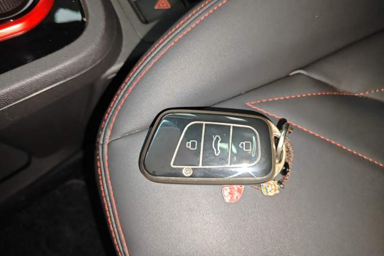 Used Chery Little Ant 2022 Revised Version Sweet Pink Edition Low-Sugar Version 30.6 kWh 30 kW 301 km Vehicle Key