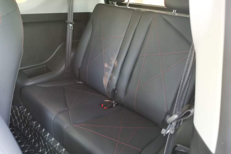 Used Chery Little Ant 2023 301km True Love Plus Version Lithium Iron Phosphate Interior 4