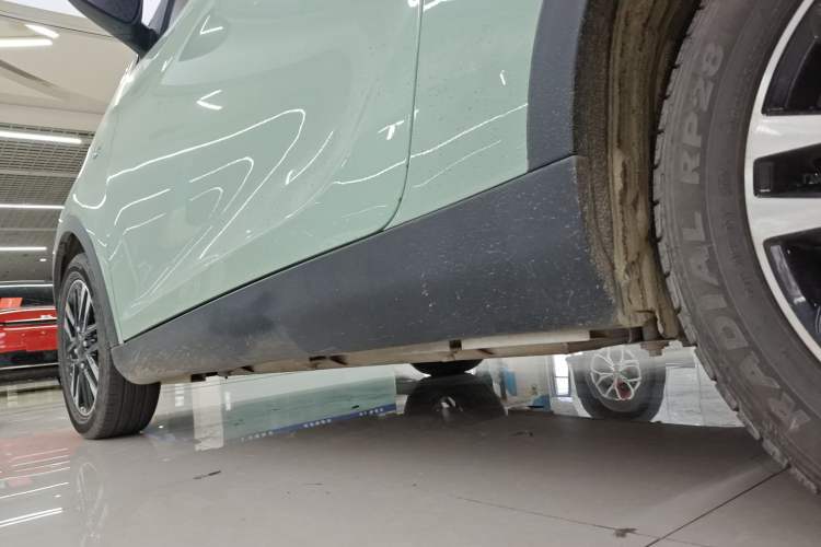 Used Chery Little Ant 2023 301km True Love Plus Version Lithium Iron Phosphate Left Side Sill