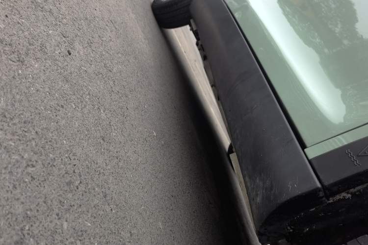 Used Chery Little Ant 2023 251km True Love Edition Lithium Iron Phosphate Right Side Sill