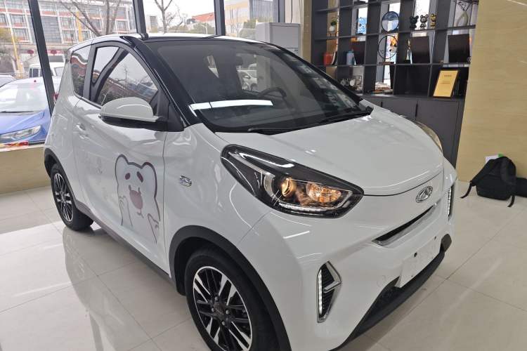 Used Chery Little Ant 2023 251km True Love Edition Lithium Iron Phosphate Front Right 45 Deg