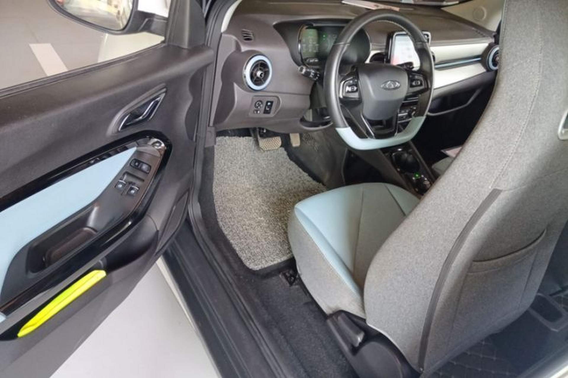 Used Chery Little Ant 2023 251km True Love Edition Lithium Iron Phosphate Interior 2