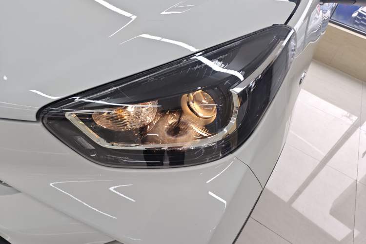 Used Chery Little Ant 2023 251km True Love Edition Lithium Iron Phosphate Left Front Headlight